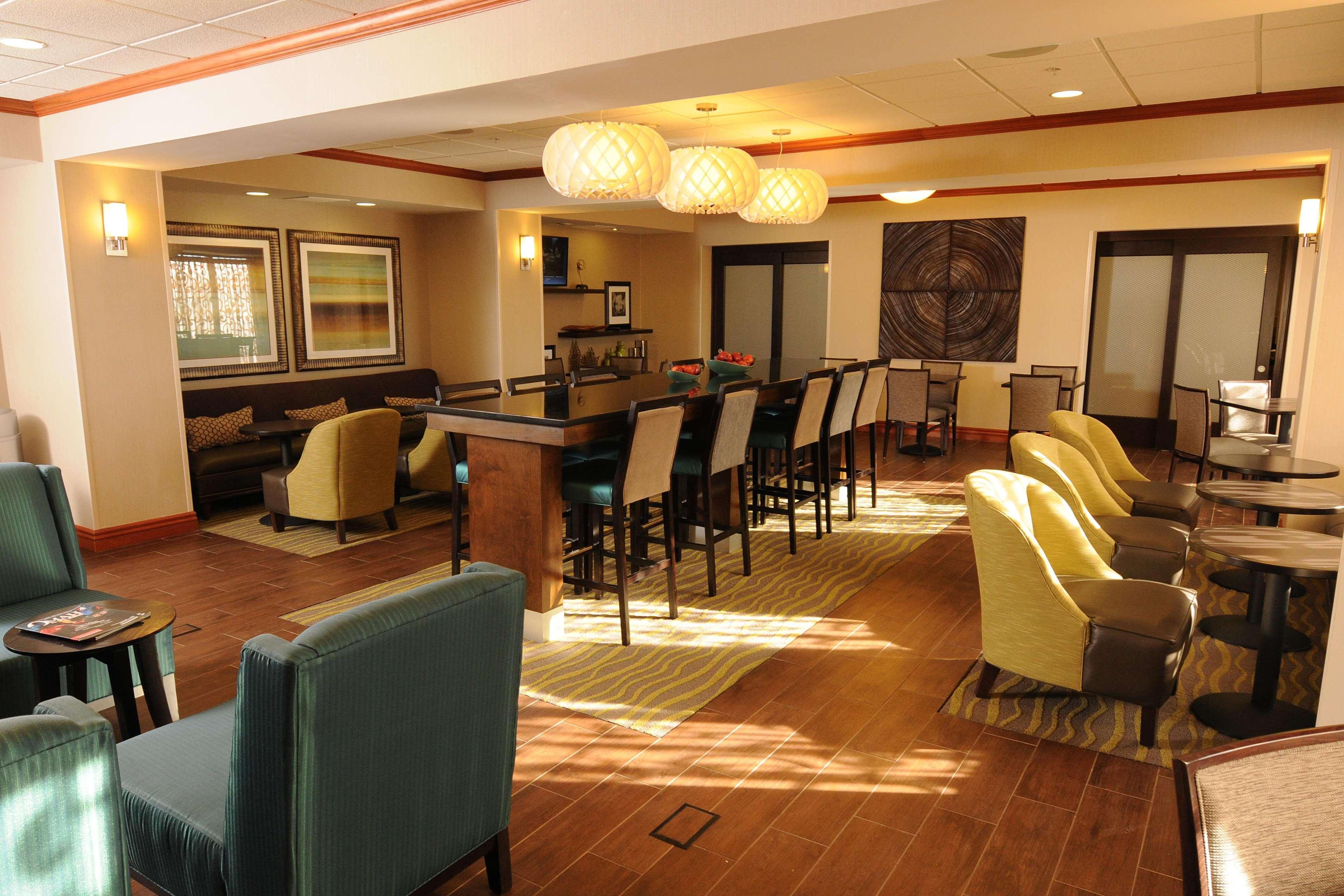 Newly Renovated Hampton Inn Omaha West Lakeside Exterior foto