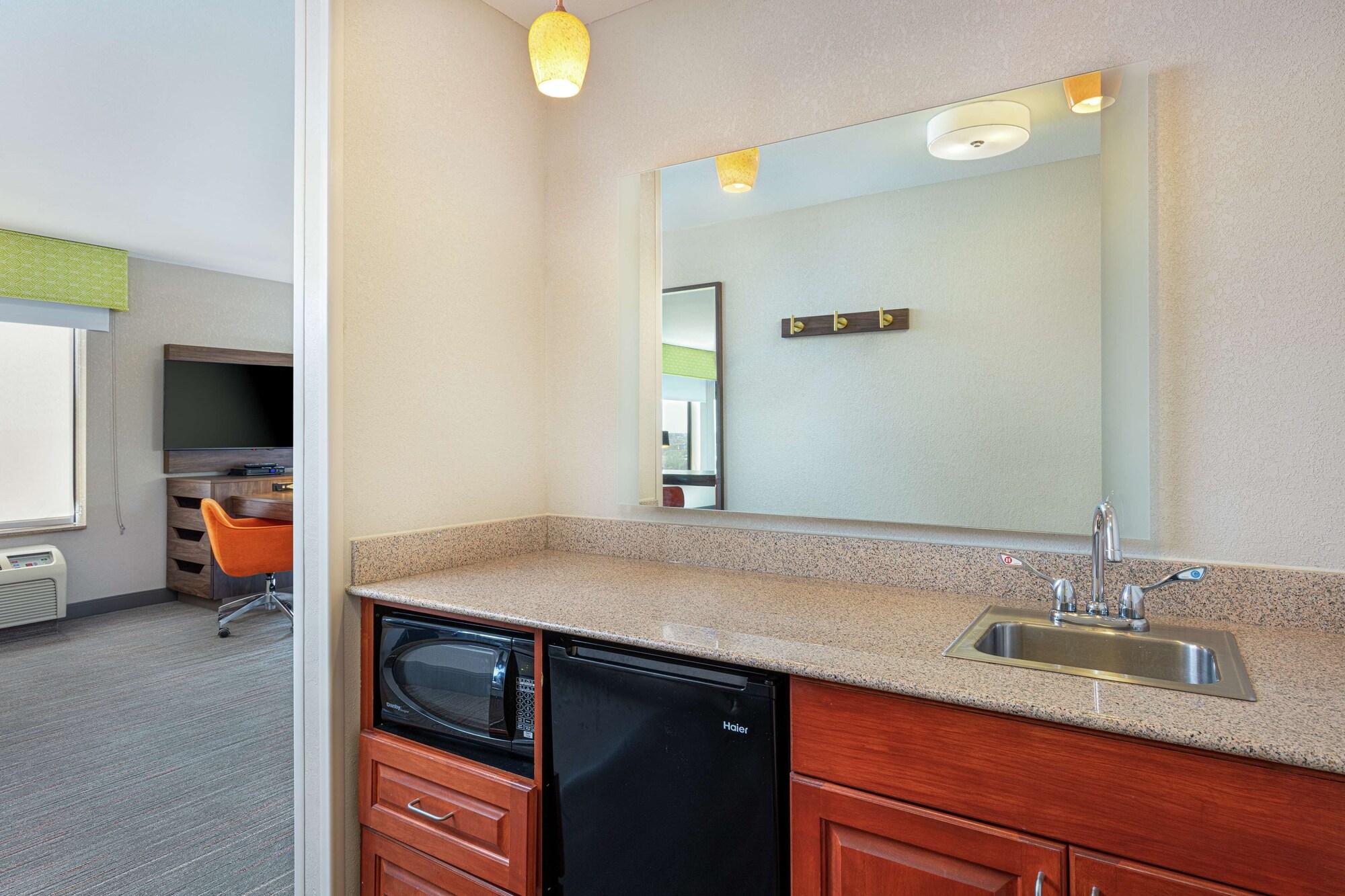 Newly Renovated Hampton Inn Omaha West Lakeside Exterior foto