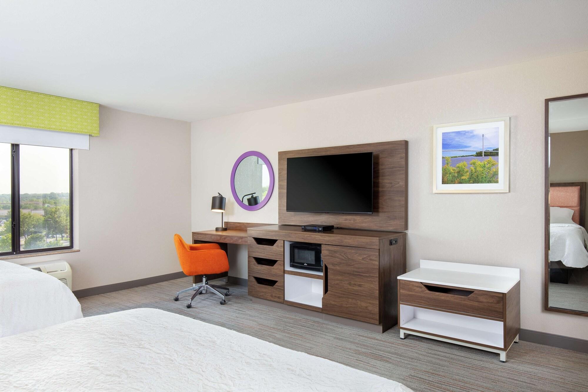 Newly Renovated Hampton Inn Omaha West Lakeside Exterior foto
