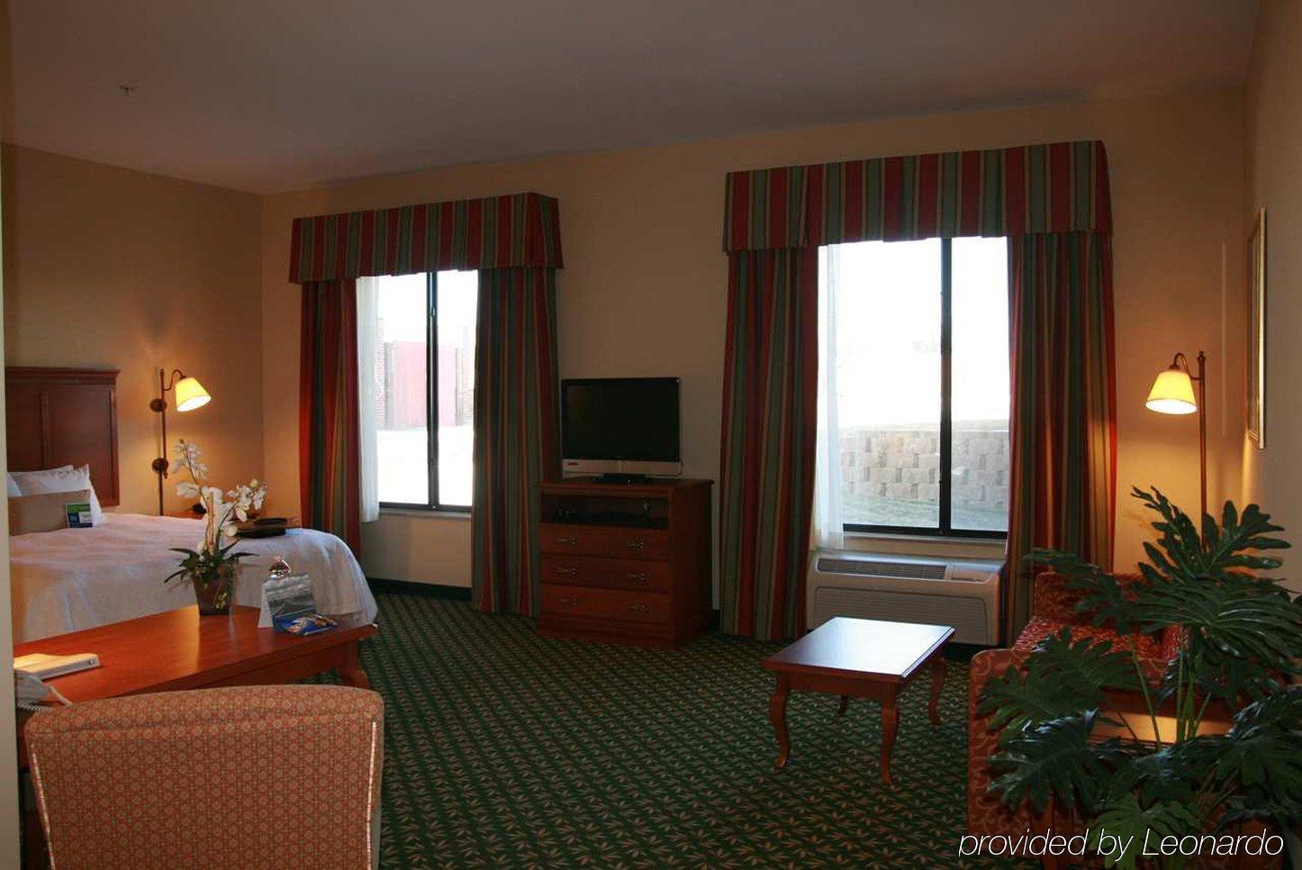 Newly Renovated Hampton Inn Omaha West Lakeside Habitación foto