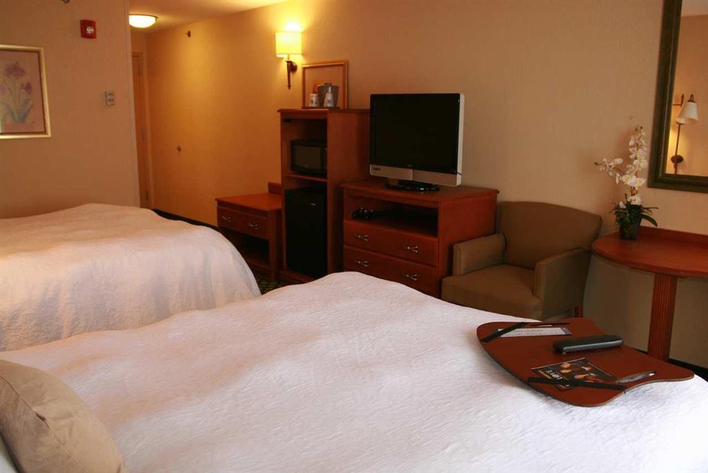Newly Renovated Hampton Inn Omaha West Lakeside Habitación foto