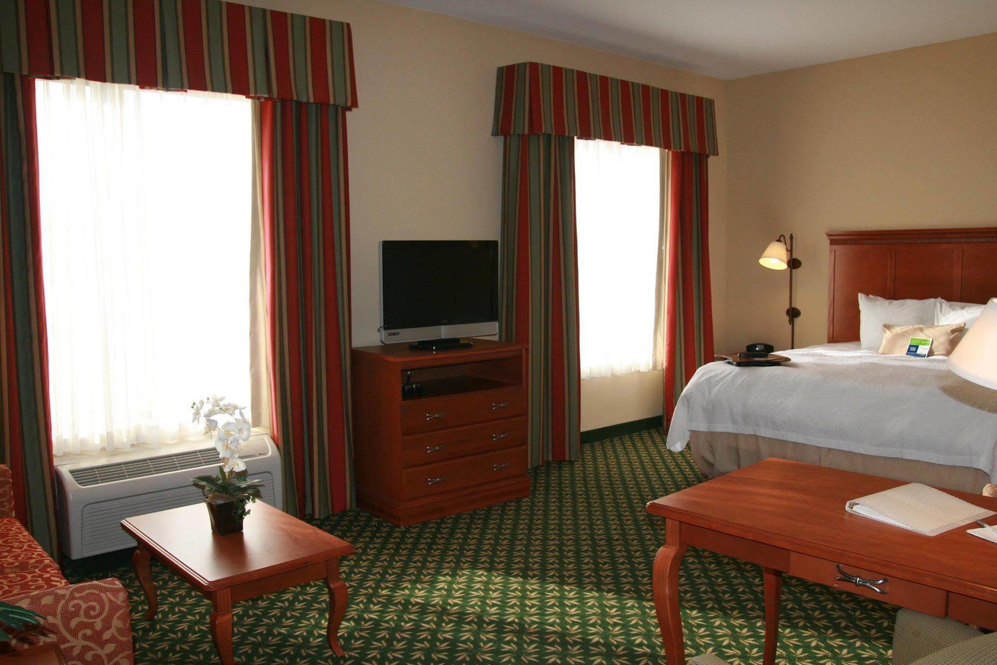 Newly Renovated Hampton Inn Omaha West Lakeside Habitación foto